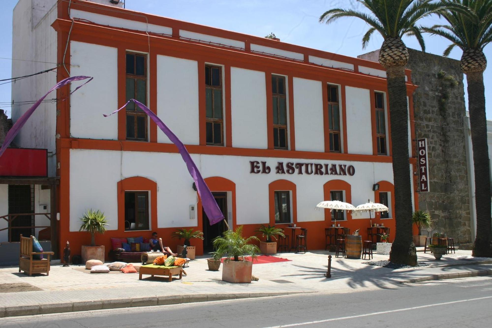 Hostal El Asturiano Tarifa Exterior foto